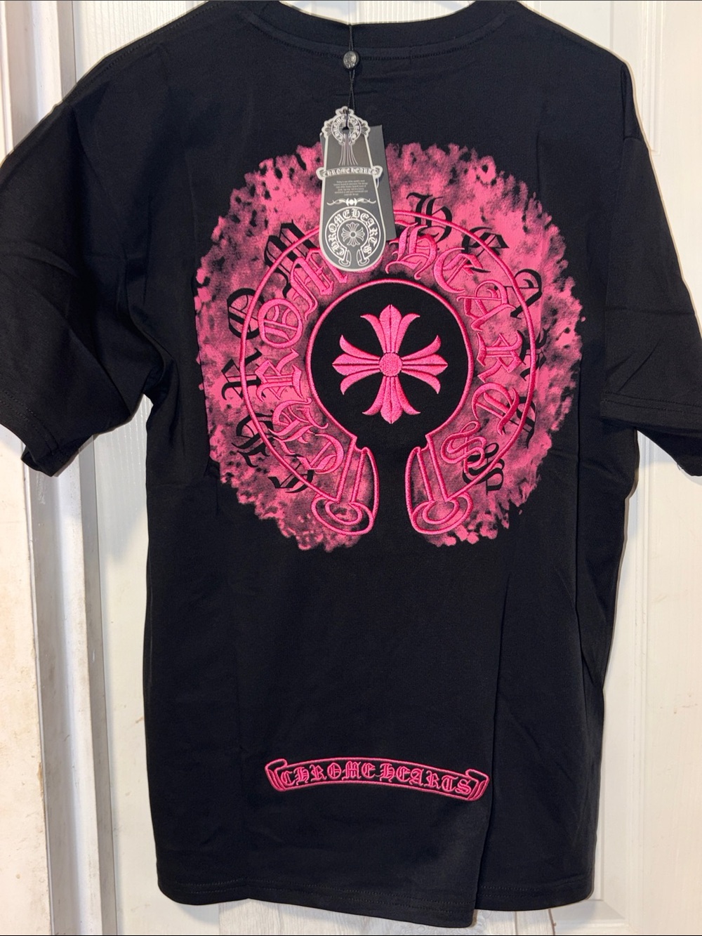 🆕 ☠️ Chrome Hearts ⚔️ Black Tee 🖤 Hot Pink Graphics 🩷- Large